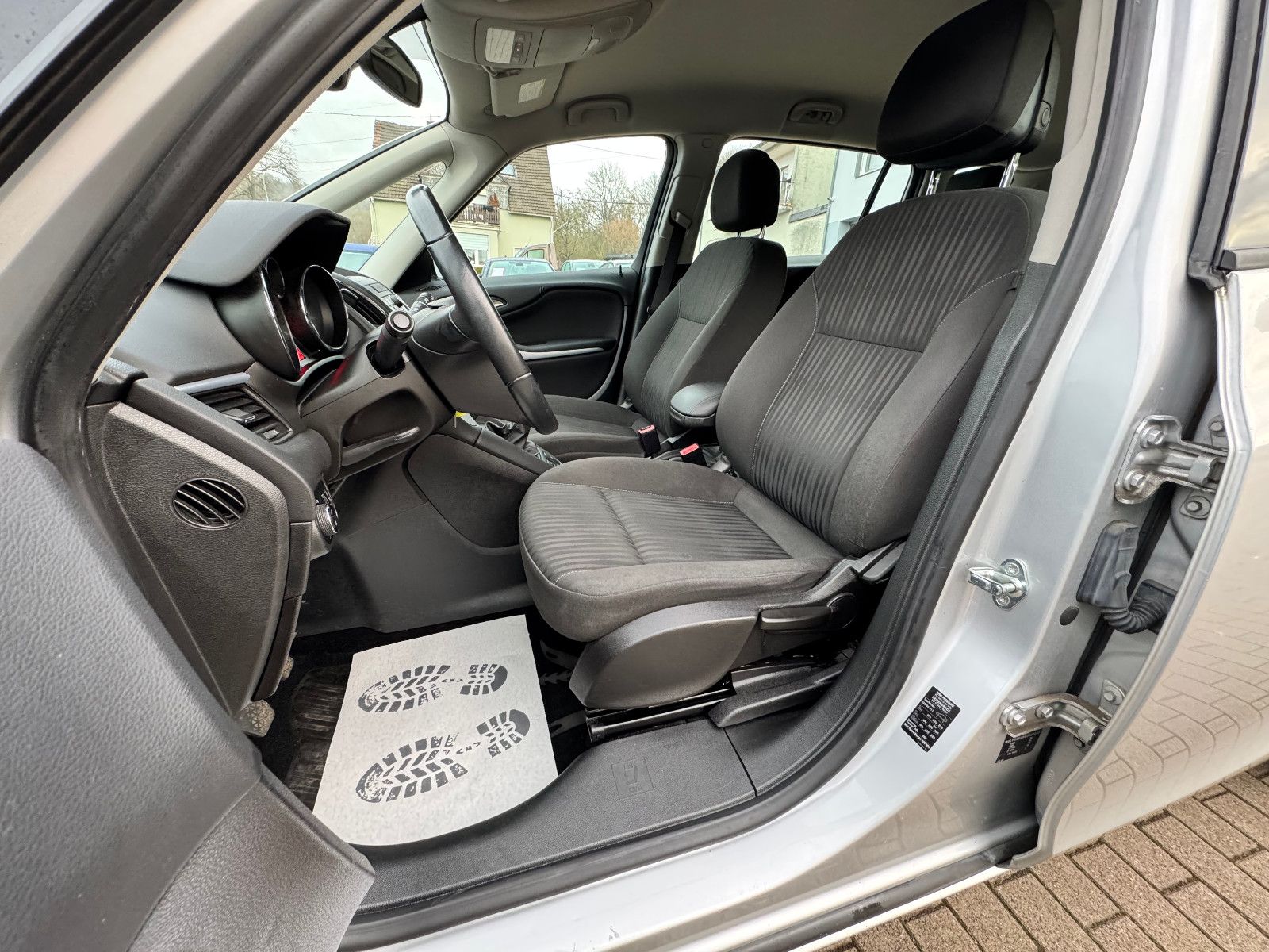 OPEL Zafira Tourer, 2011, Benzin, 140 PS