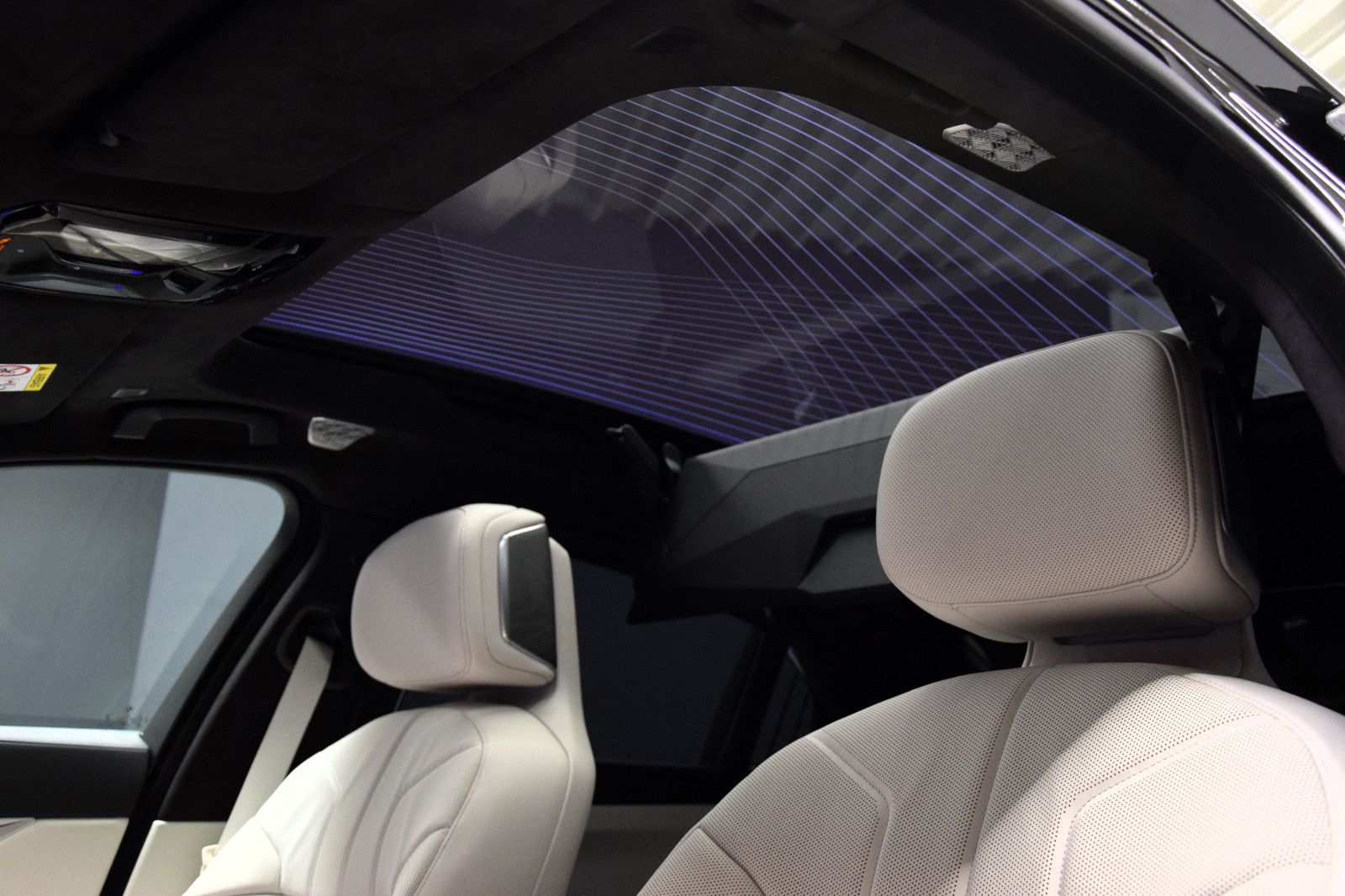 Fahrzeugabbildung BMW i7 xDrive 60 Design Pure Exce Fond-Ent. Kristall