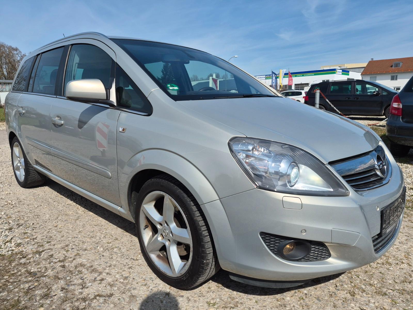 Opel Zafira B Innovation Automatik/Navi/AHK