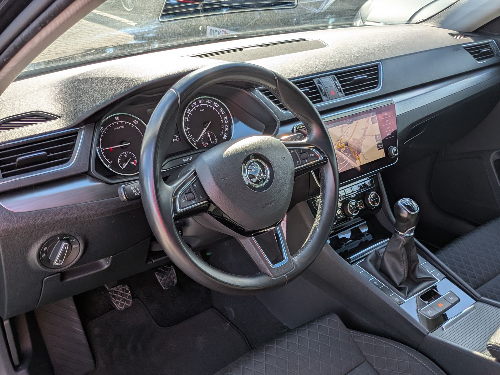 Fahrzeugabbildung SKODA Superb 2.0 TDI Style PANO*AHK*ACC*MEMORY*BIXENON