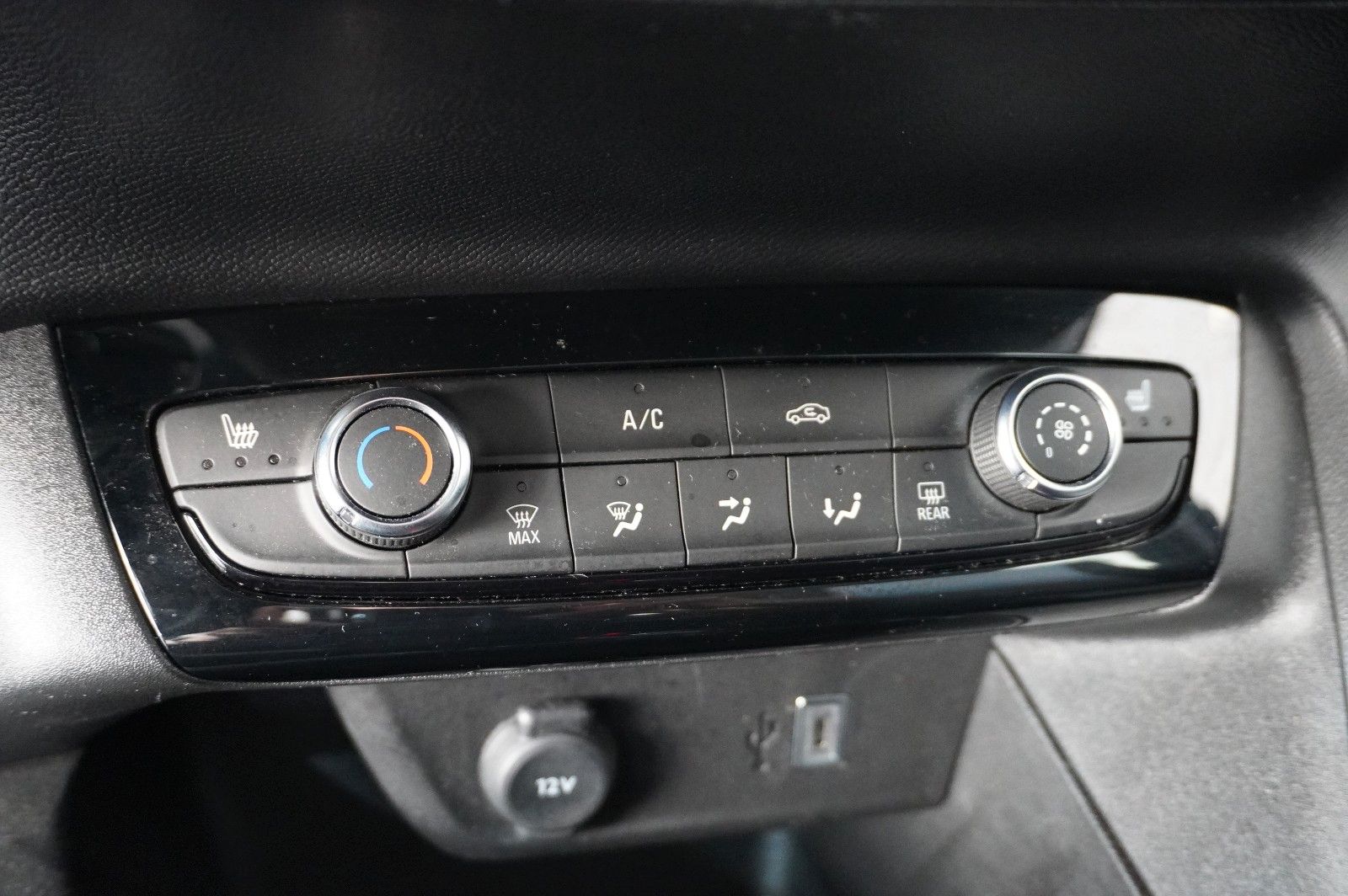 Fahrzeugabbildung Opel Corsa F 1.2T EDITION NAVI/LED/SPORT/SHZ/PDC/DAB+