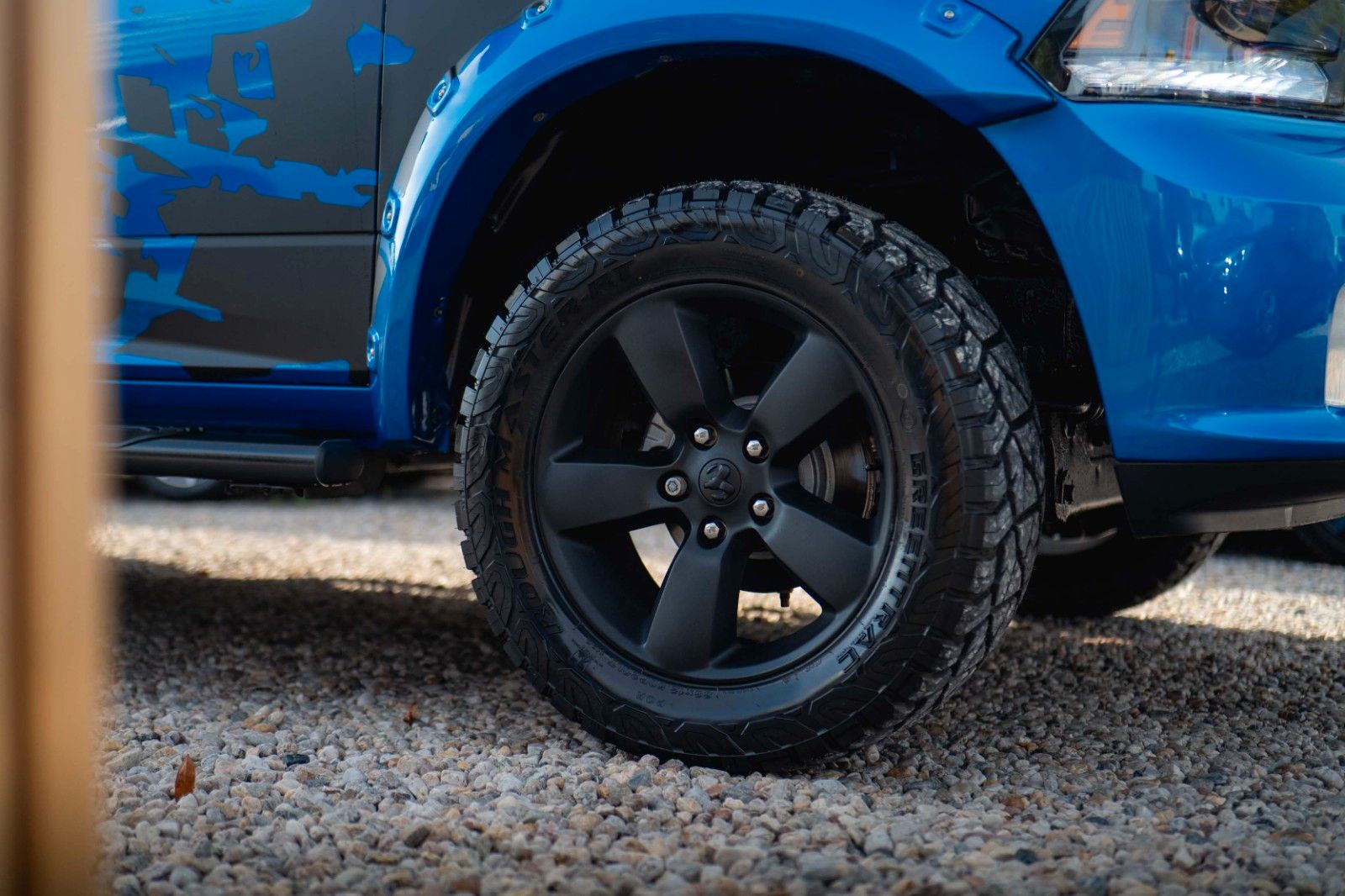 Fahrzeugabbildung Dodge RAM 5.7 V8 HEMI 4x4 OFFROAD Night-Paket *LED*