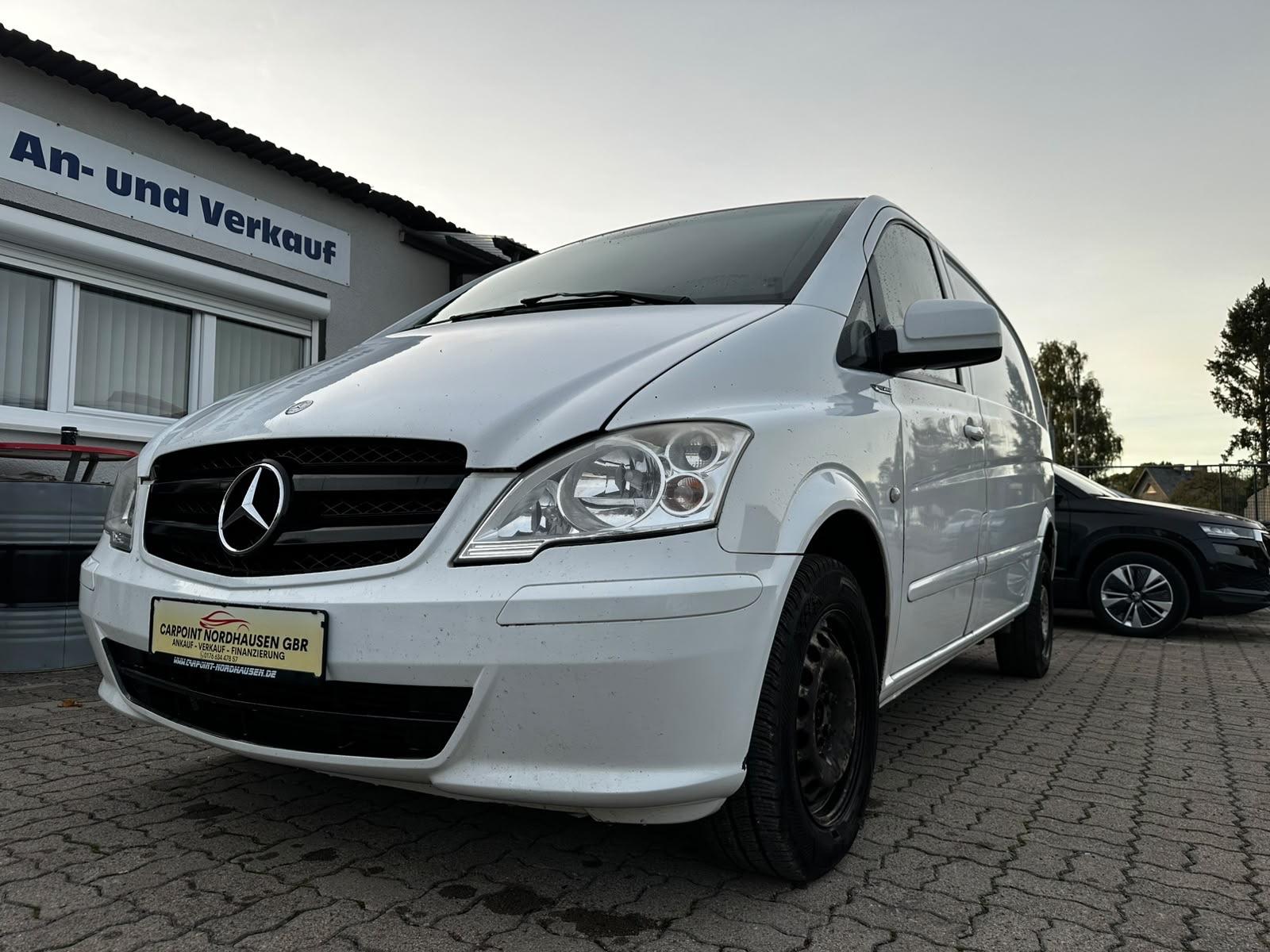 Mercedes-Benz Vito 2014 — rear view