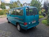 Volkswagen T4 Caravelle 2.5 Standard, selbstgebauten Bett - Volkswagen T4 Caravelle: 8 Sitzer
