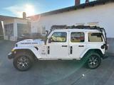 Jeep Wrangler Unlimited Sahara mit Rubicon Teilen 1Hd - Jeep Wrangler: Rubicon Unlimited