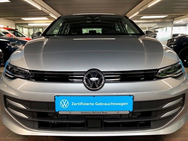 Fahrzeugabbildung Volkswagen Golf Life 1.5 TSI Digitales Cockpit LED Sperrdif
