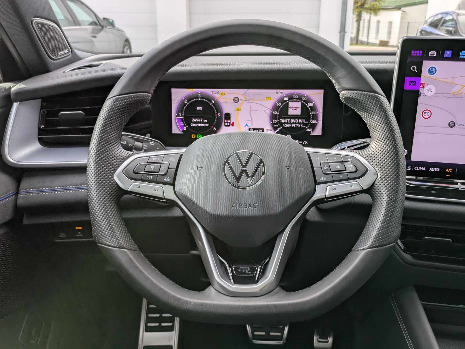 Fahrzeugabbildung Volkswagen Tayron 2.0 TDI 4M R-Line 7Si*MATRIX*AHK*PANO*HUD