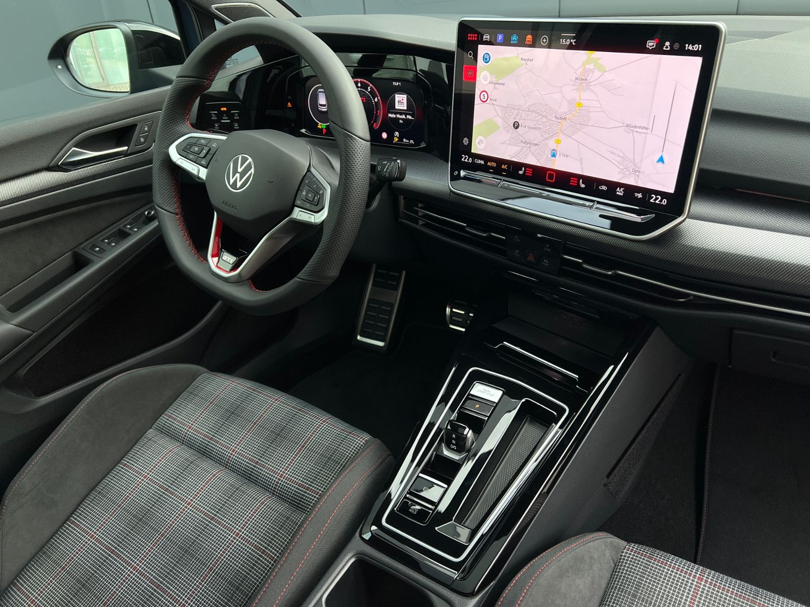 Fahrzeugabbildung Volkswagen Golf VIII GTI 2.0 TSI DSG *AHK, IQ.Light, Black