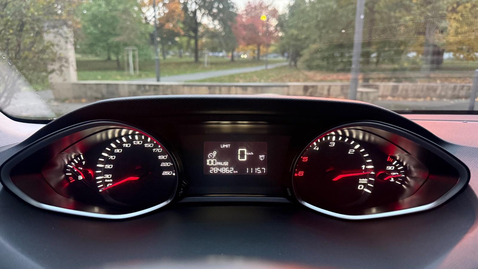 Peugeot 308 2015 — photo 11