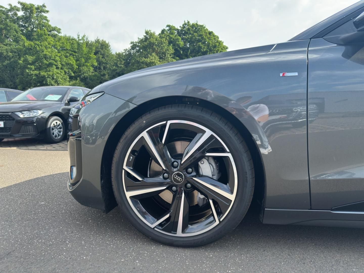 Fahrzeugabbildung Audi A6 Sportback e-tron quattro, Tech pro, Pano, AHK