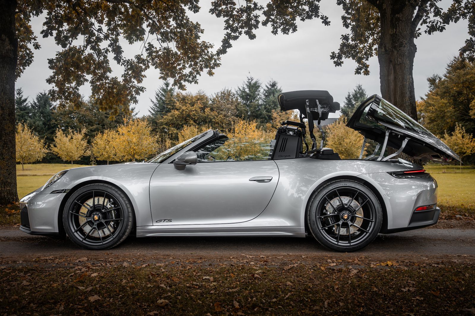 Fahrzeugabbildung Porsche 911 992 .2 Targa 4 GTS T-Hyb. BURMESTER|LIFT|930