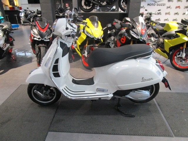 Vespa GTS 300 Super