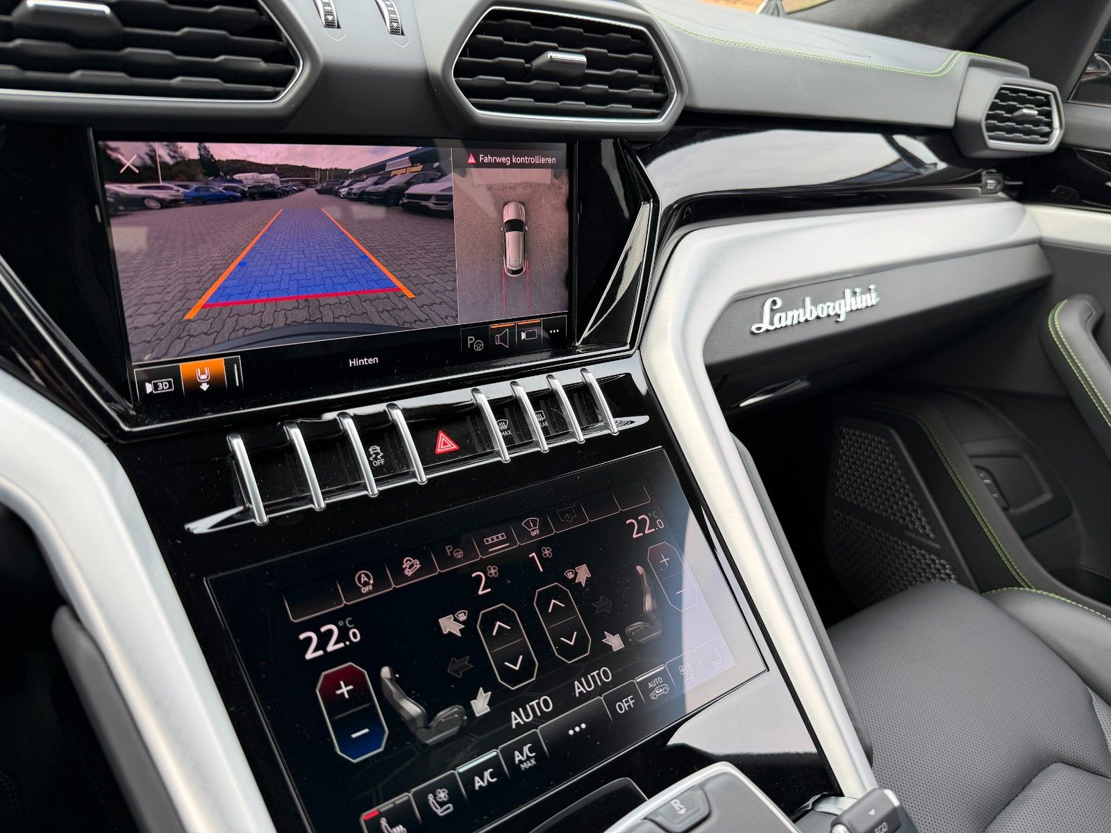 LAMBORGHINI Urus Urus 4.0 V8 Autom. MwSt/23-Zoll/B&amp;O/360°/PANO – Ansicht 45