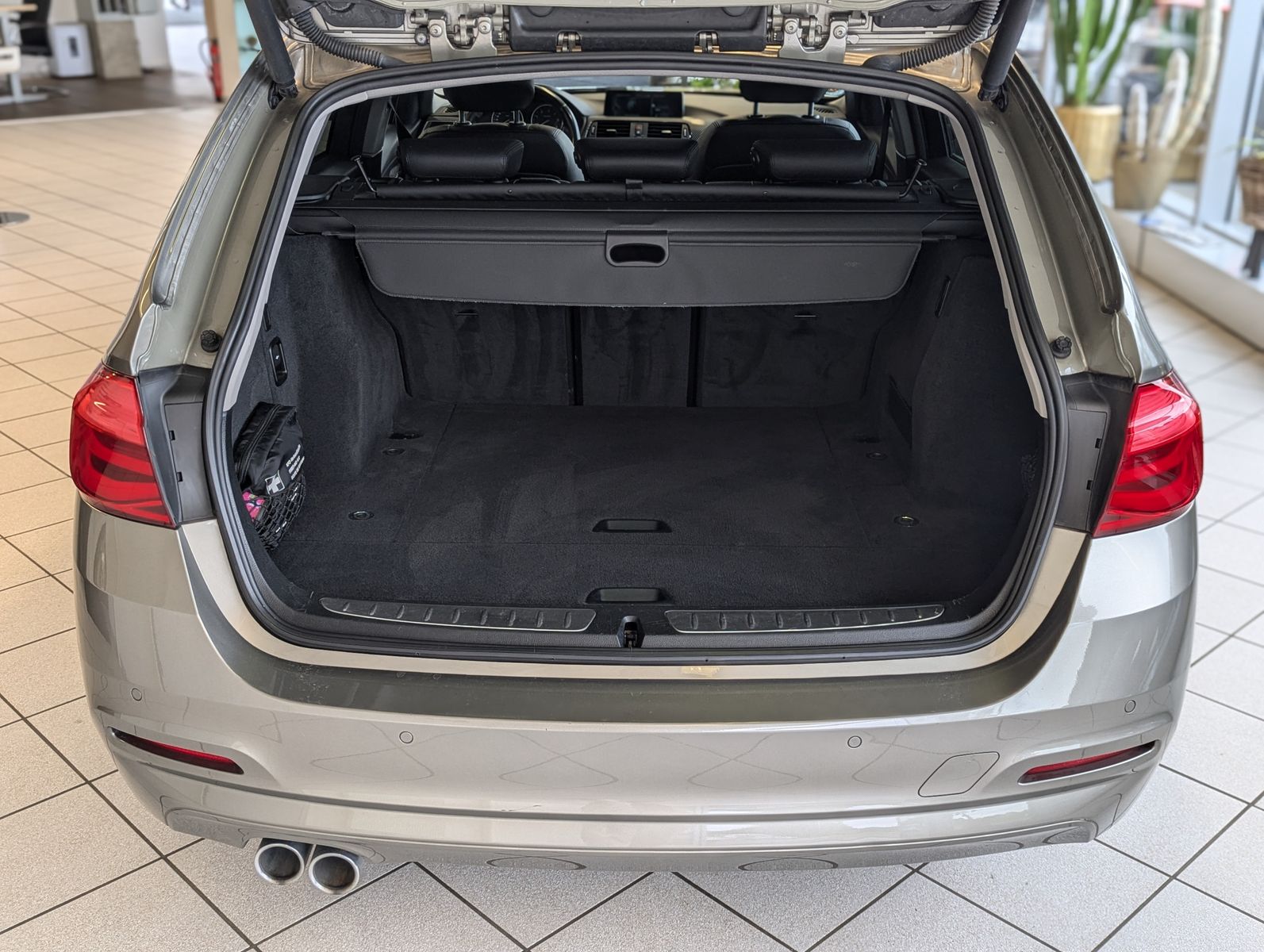 BMW 320 d Advantage Kamera Leder Sitzheizung - Image 16