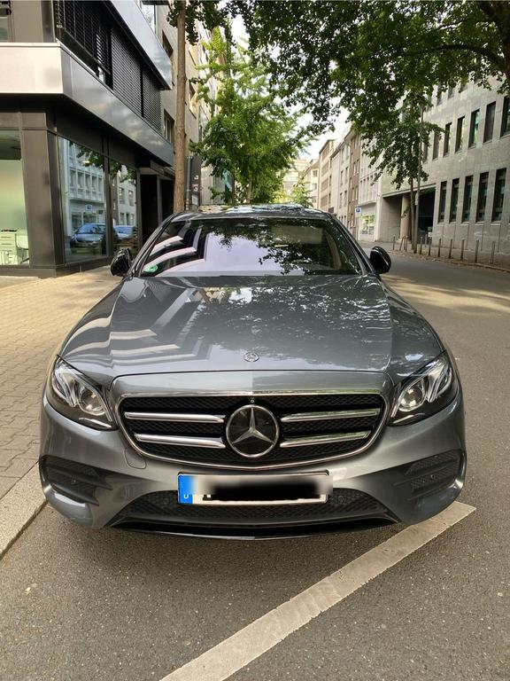 Mercedes-Benz E 220