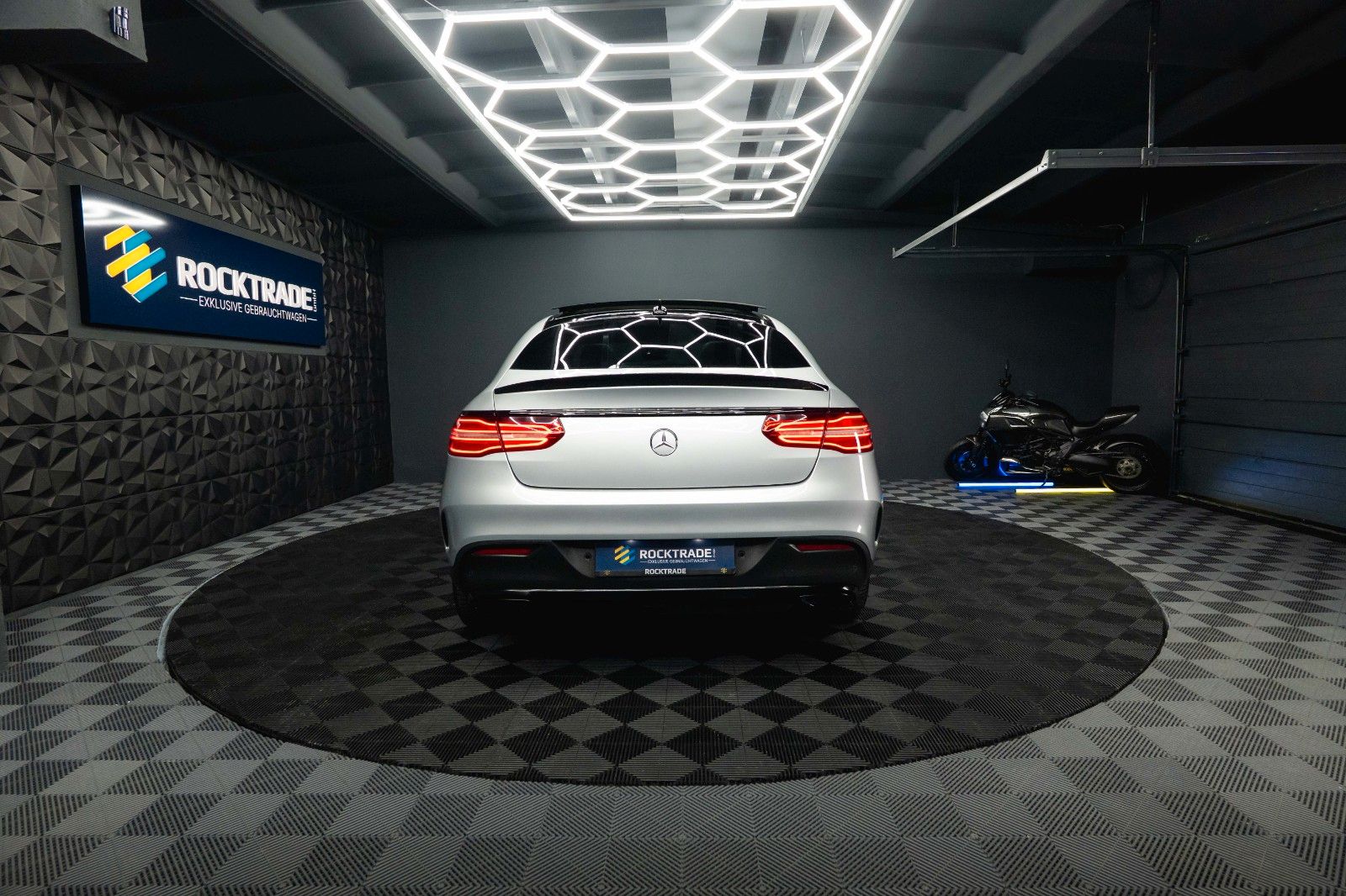 Fahrzeugabbildung Mercedes-Benz GLE 350d Coupe 4Matic AMG Night *Pano*ACC*LED*