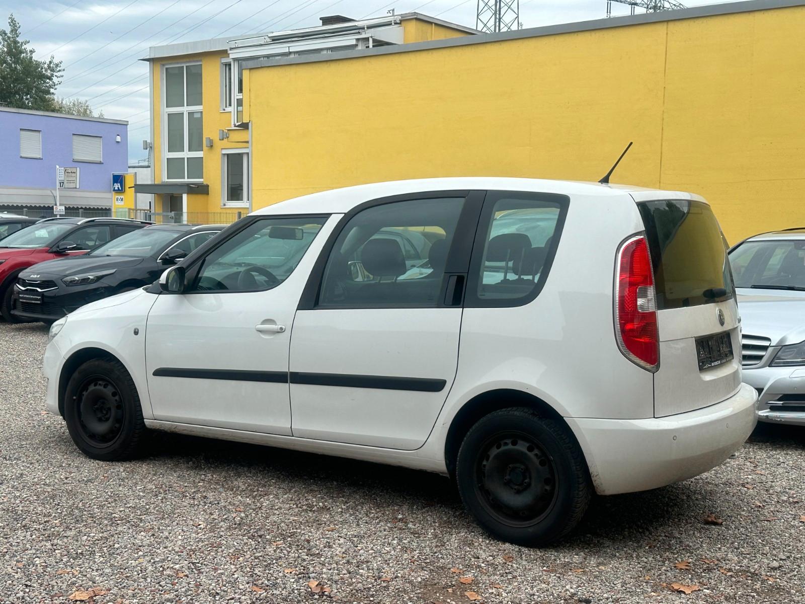 Skoda Roomster 2011 — interior