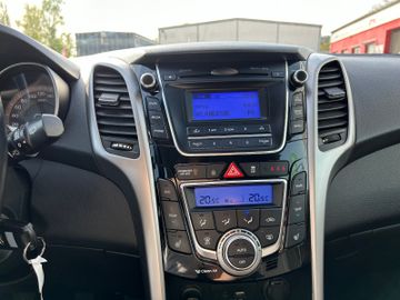 Hyundai i30 cw blue+Temp+Shz+Klima