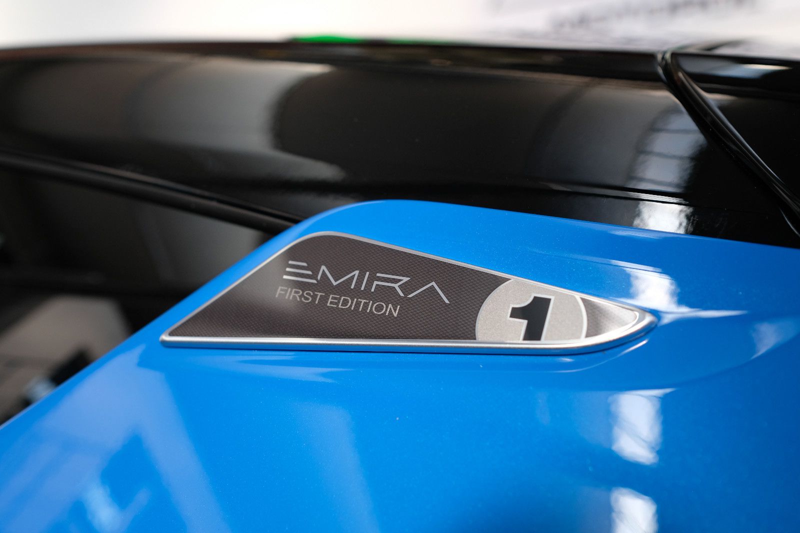 Fahrzeugabbildung Lotus Emira V6 First Edition / BLACK PACK / SOFORT