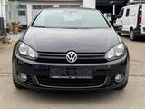 Volkswagen Golf VI Cabriolet Exclusive*TEMPOMAT*NAVI*KAMERA - mit Benzin-Antrieb: Schwarz, Sportsitze, Cabrio