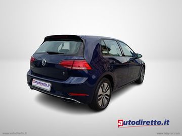 Volkswagen Golf - 6