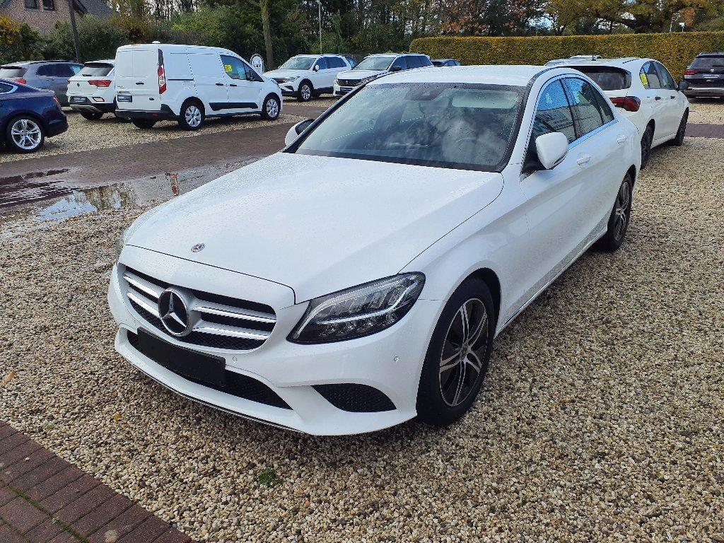 Mercedes-Benz C 180  Avantgarde - AHK,NAVI,SHZG,LED,T.OMAT
