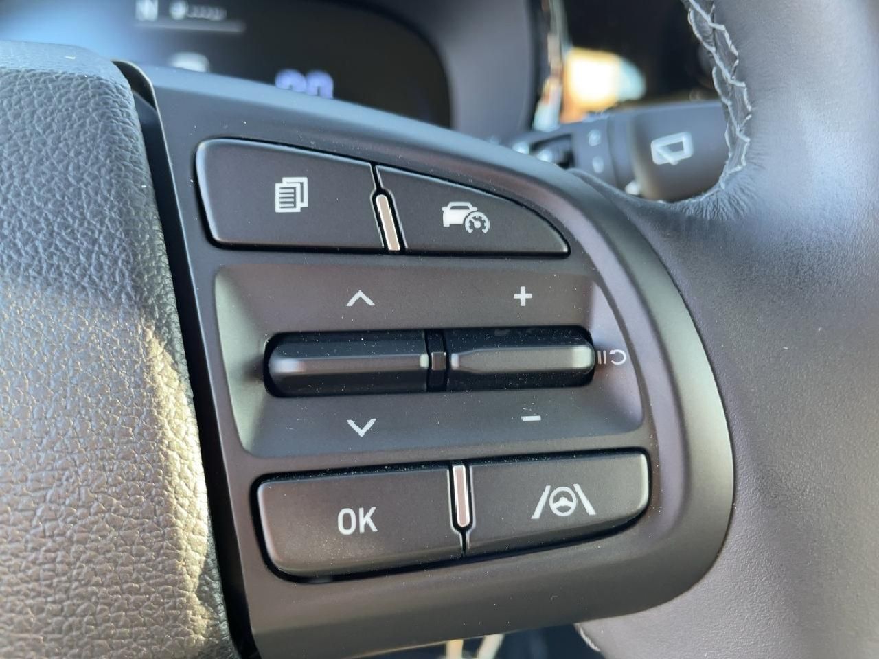 Fahrzeugabbildung Hyundai i10 Trend 84PS Automatik Navi SHZ EPH+Kamera DAB