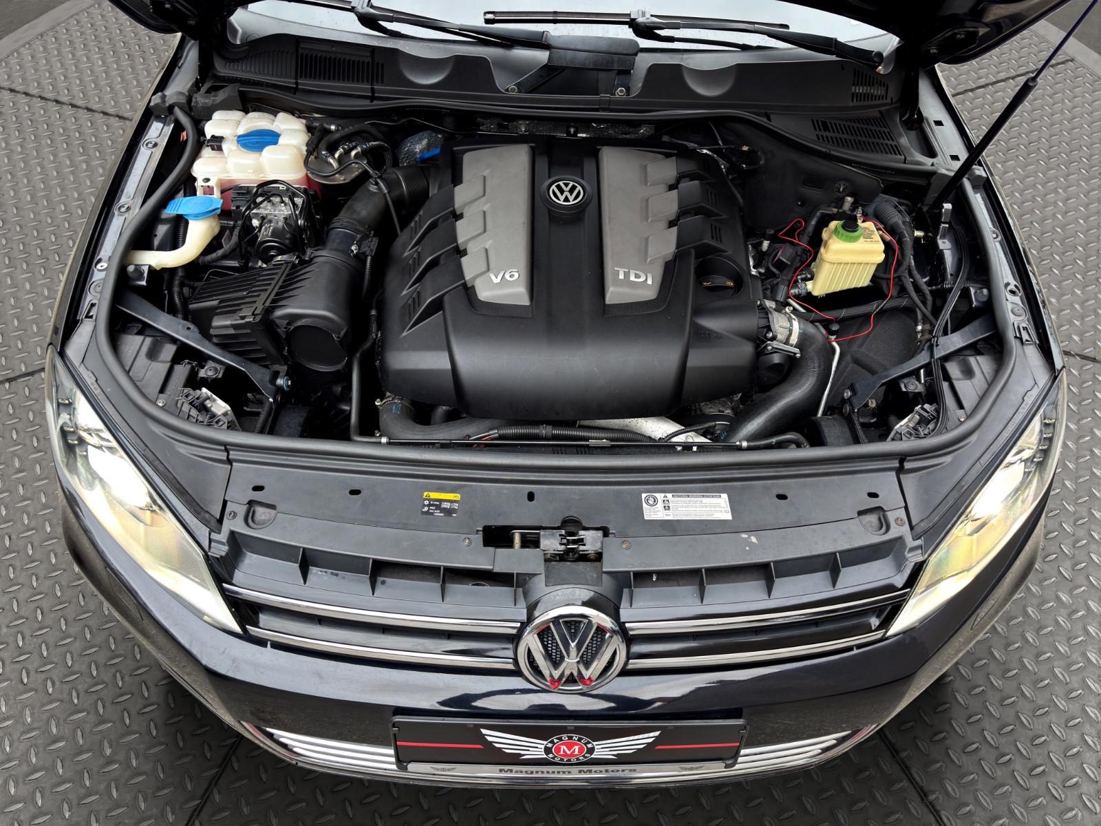 Volkswagen TOUAREG 3.0 TDi V6 EXCLUSIVE*Aut*Navi*Leder*AHK*