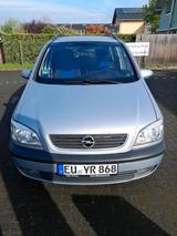 Opel Safira - gebrauchte Opel Zafira aus dem Jahr 2003