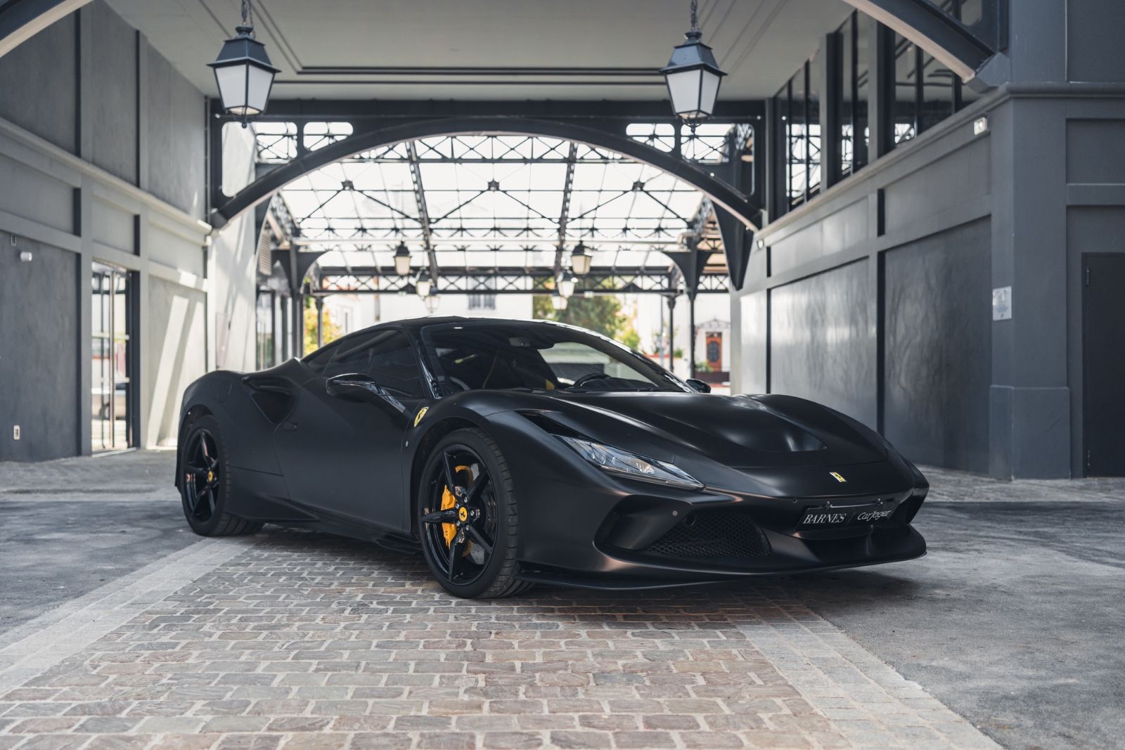 FERRARI F8
