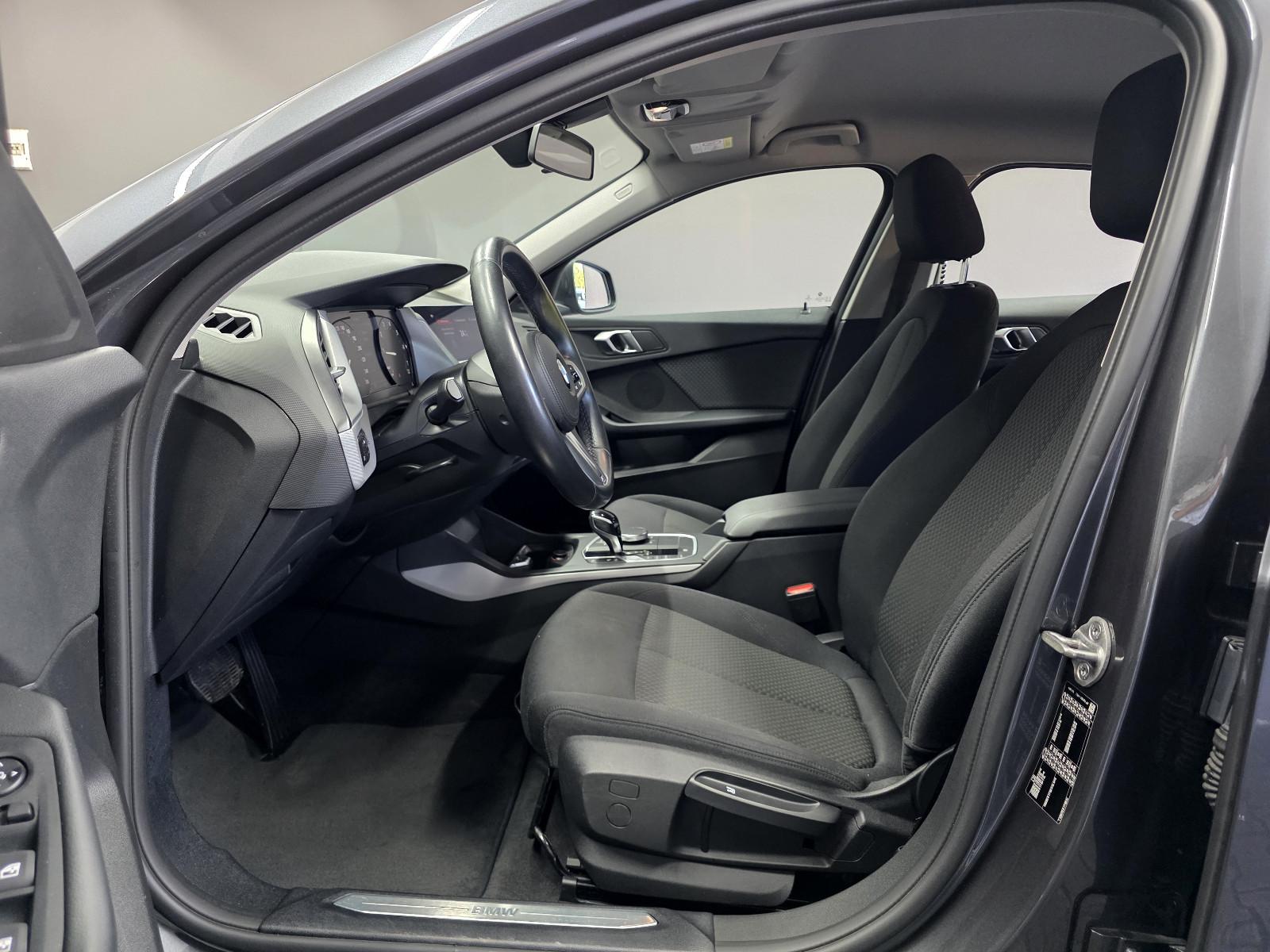 BMW 118 i Advantage, AUTOMATIK, M SPORT 18", M LENKER, миниатюра 8