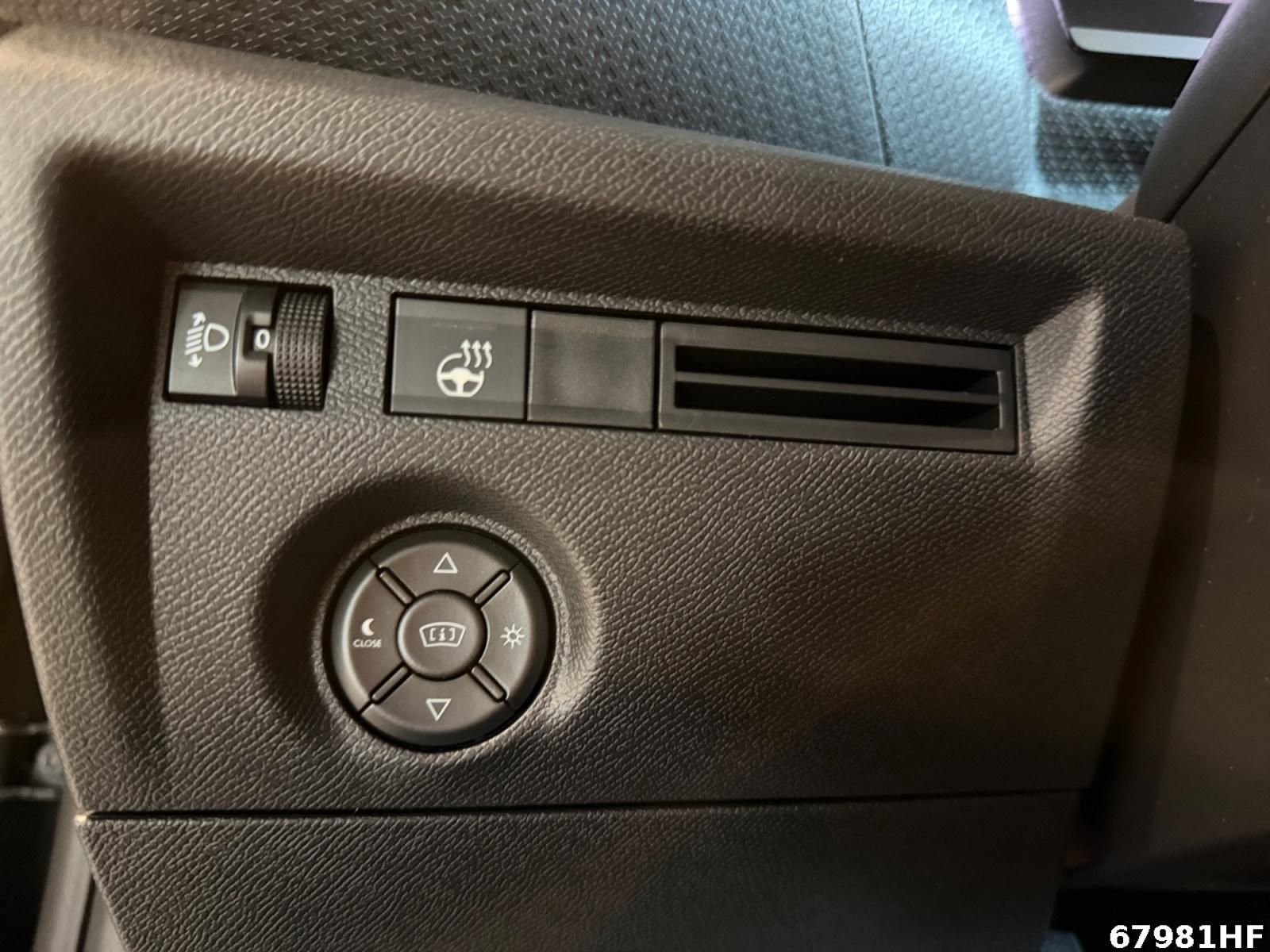 Fahrzeugabbildung Citroën C4 Pure Tech 130 S&S EAT8 Shine *SHZ*PDC*LED*