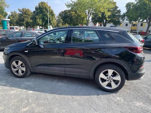 Fahrzeugabbildung Opel GRANDLAND X 1.2 Turbo Innovation AT