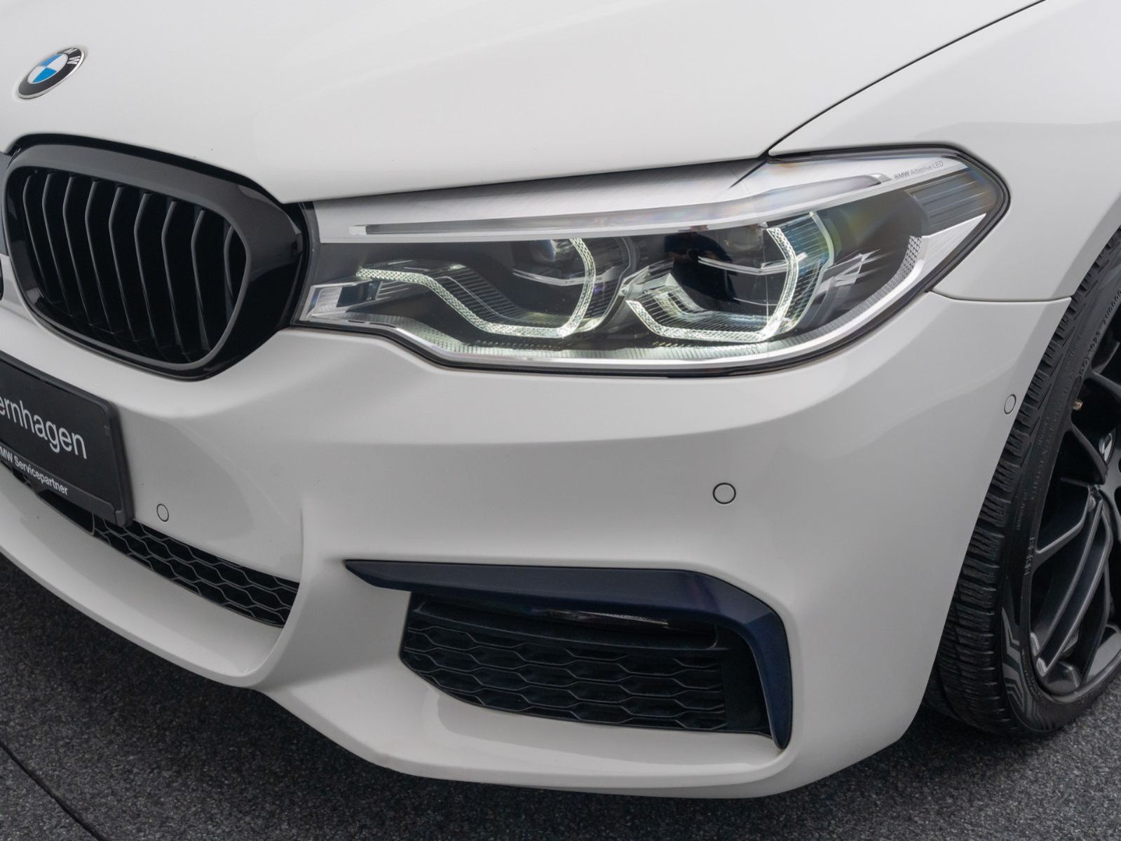 Fahrzeugabbildung BMW 520d M Sport ACC Kamera LED Memory DisplKey 20"