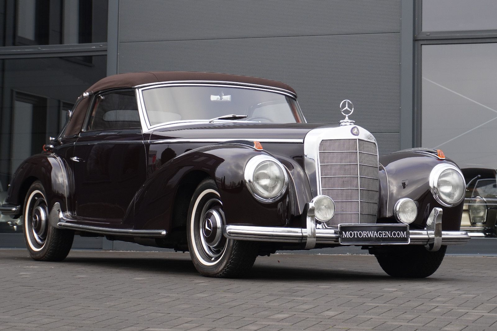 Fahrzeugabbildung Mercedes-Benz 300 S Cabriolet W 188
