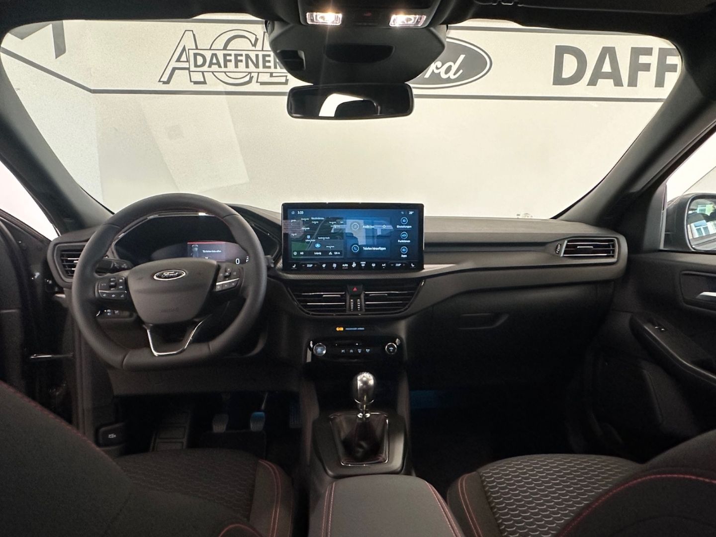 Fahrzeugabbildung Ford Kuga ST-Line 1.5 LED Kamera Induktives laden