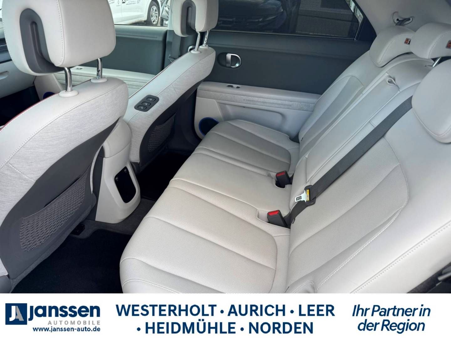 Fahrzeugabbildung Hyundai IONIQ 5 mit Allradantrieb 72,6kWh Batt. UNIQ-Pak
