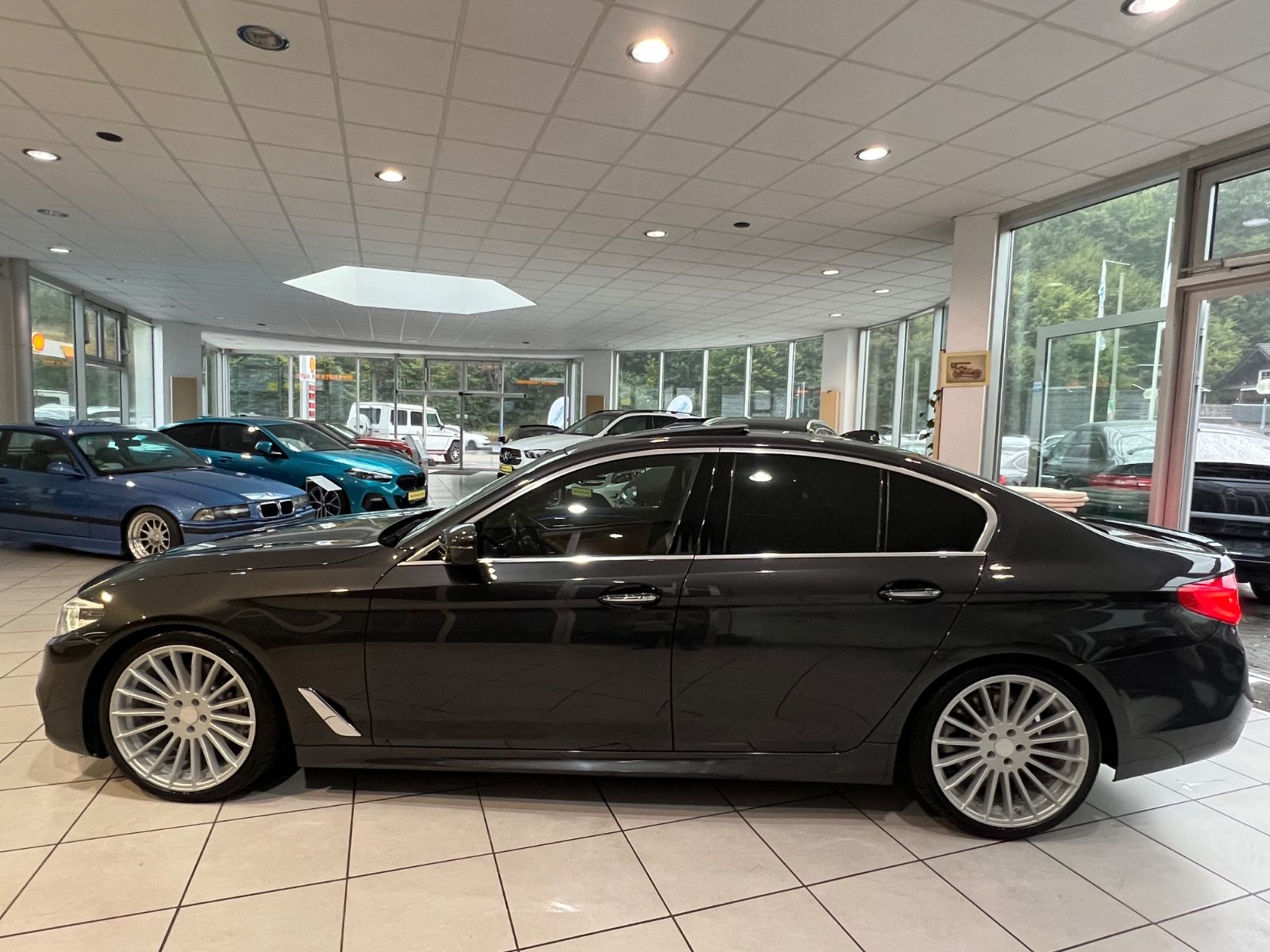 Fahrzeugabbildung BMW 530 d Lim. Luxury Line M Sport optik