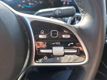 Mercedes-Benz GLA 250 e Progressive 360+AHK+Kam.+KeyLess+LED