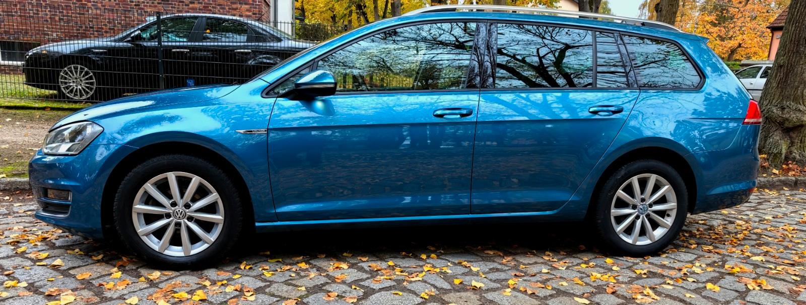 Volkswagen Golf 2015 — rear view