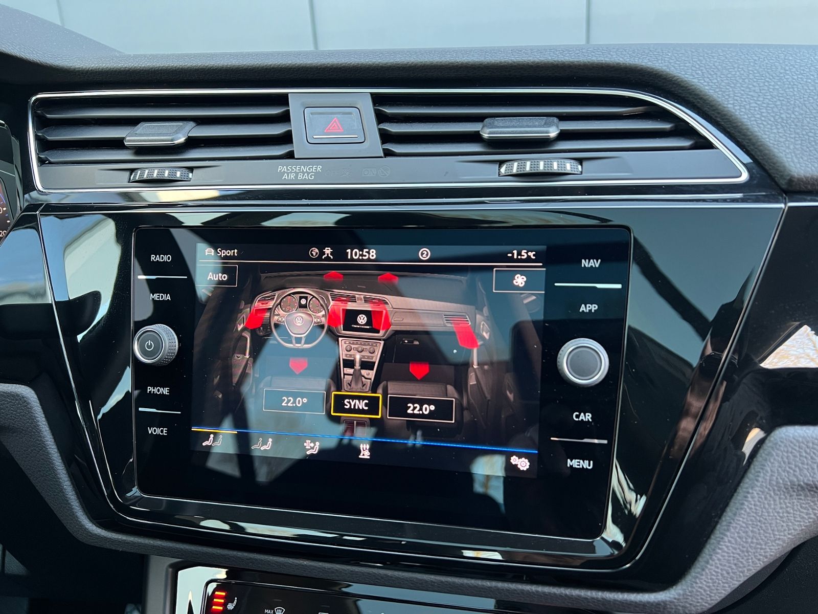 Fahrzeugabbildung Volkswagen Touran Highline 2.0 TDI DSG *AHK, 7 Sitze, LED,