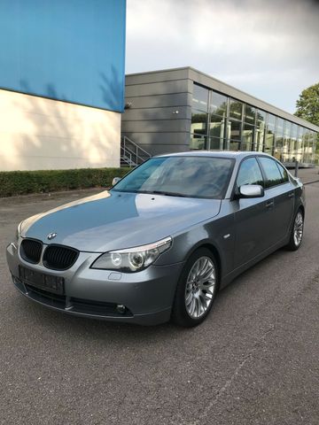 BMW E60 523i TOP ZUSTAND-SCHECKHEFTGEPFLEGT-