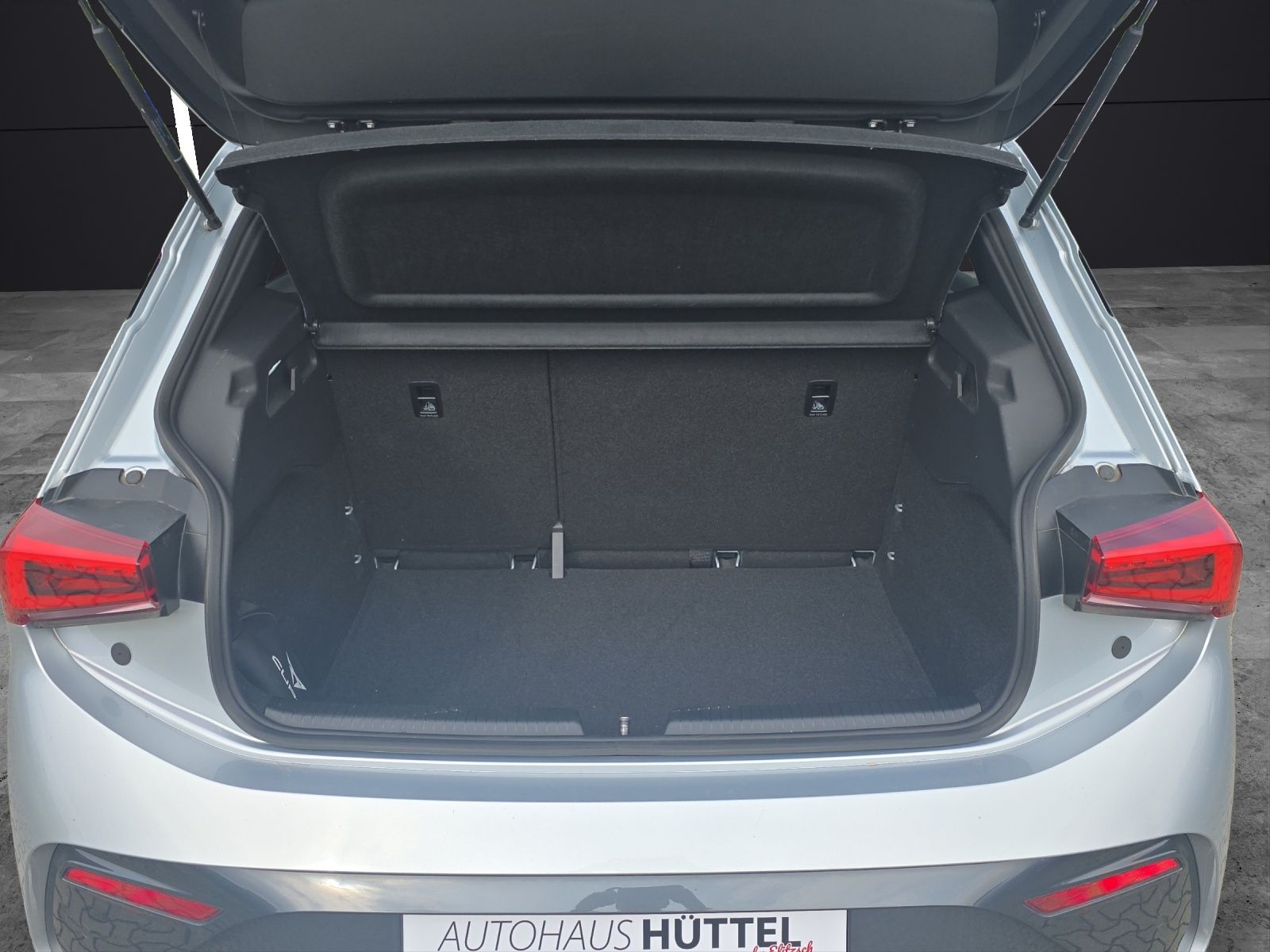Fahrzeugabbildung CUPRA Born LED HUD RFK WÄRMEPUMPE SH ACC