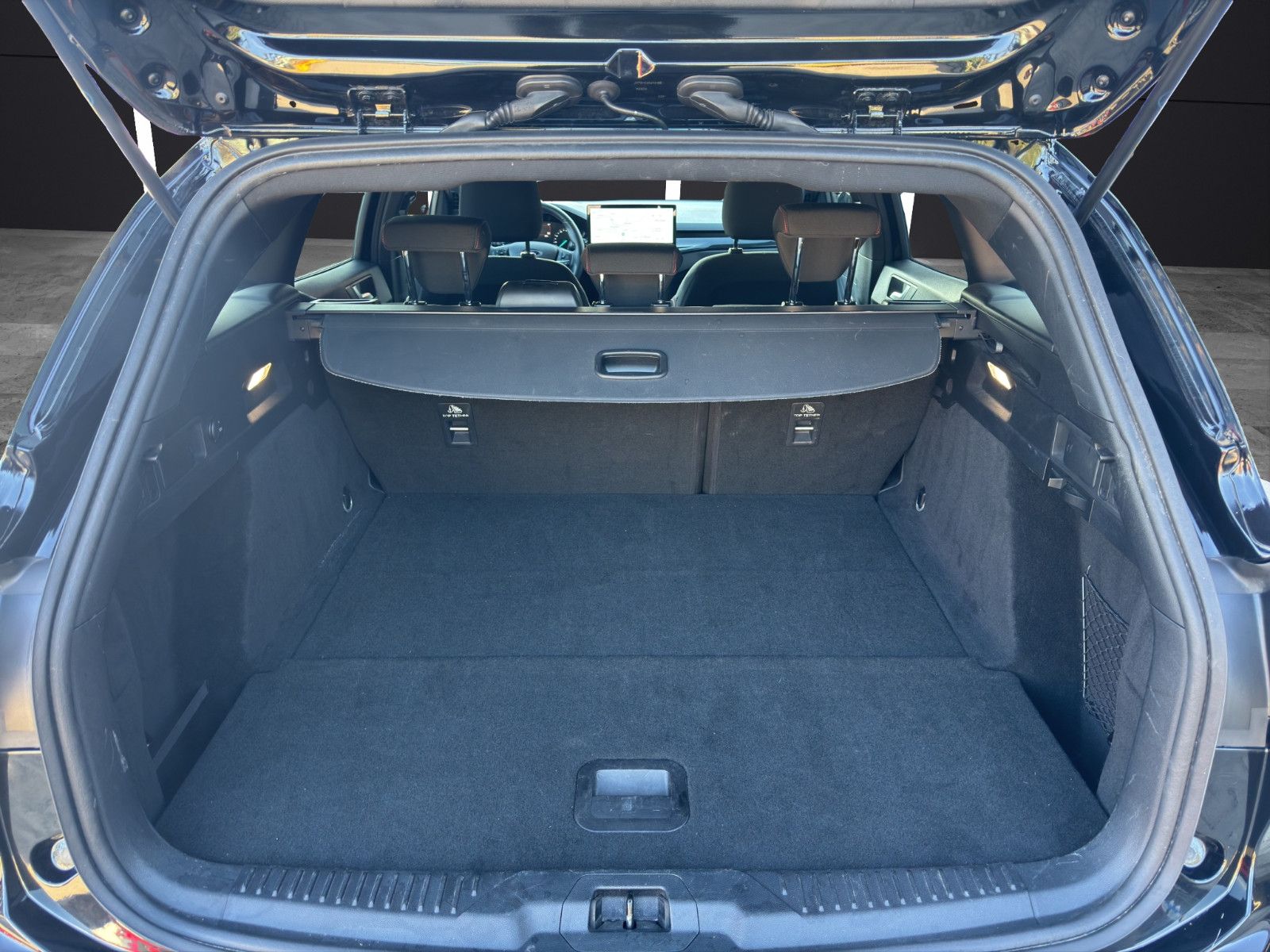 Fahrzeugabbildung Ford Focus Turnier ST-Line/Keyless/ACC/Winter Paket