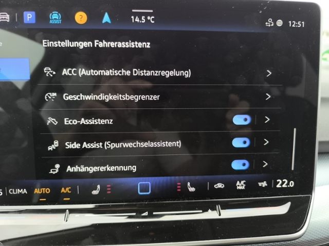 Fahrzeugabbildung Volkswagen Golf VIII 1.5 TSI Enegy LED NAVI AHK CLIMATRONIC