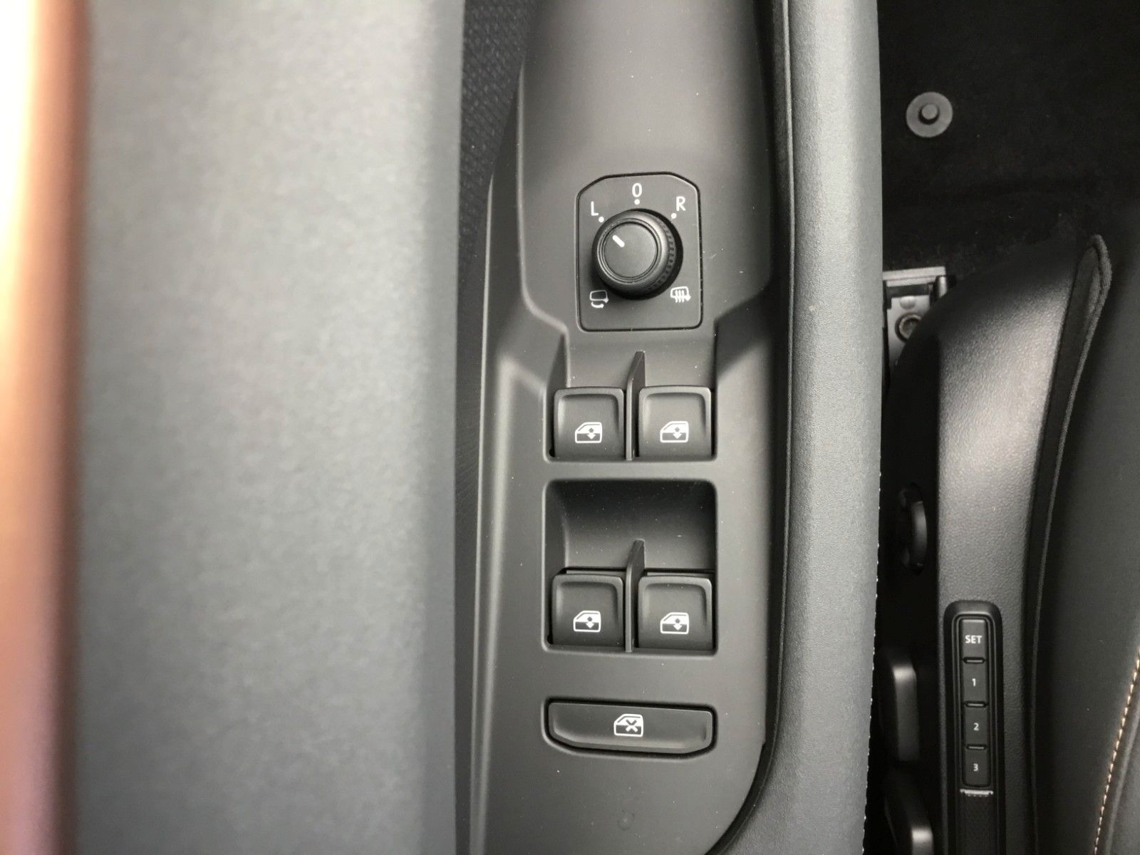 Fahrzeugabbildung CUPRA Terramar 2.0 TSI DSG 4Drive+Matrix+AHK+Pano+360°