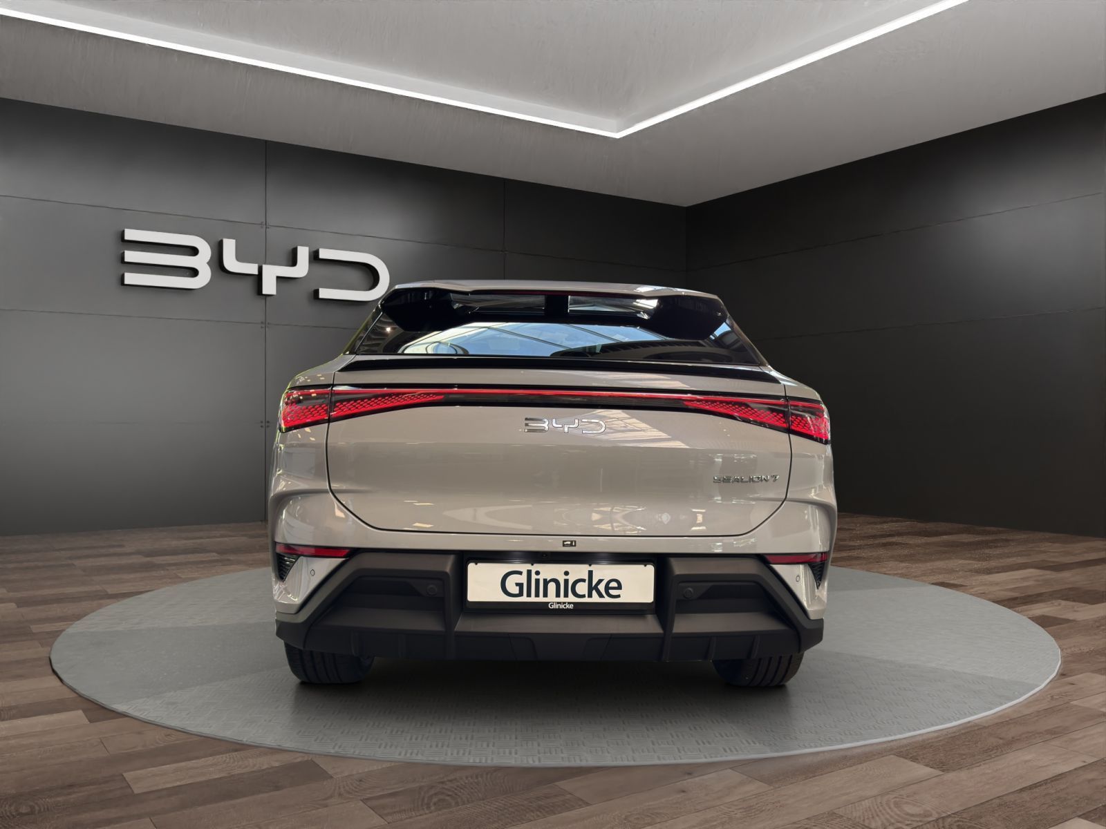 BYD SEALION 7