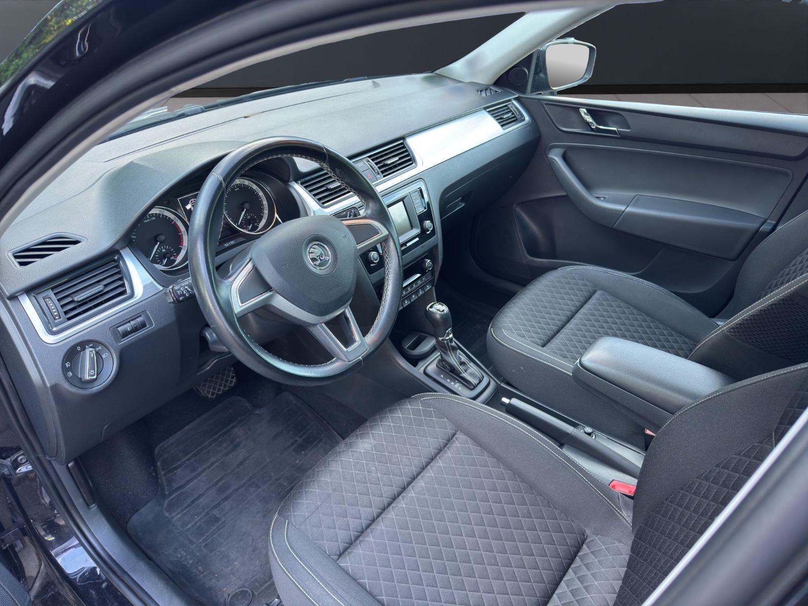 Fahrzeugabbildung SKODA Rapid Spaceback Edition*Pano*TÜV*Neu*2.Hand*