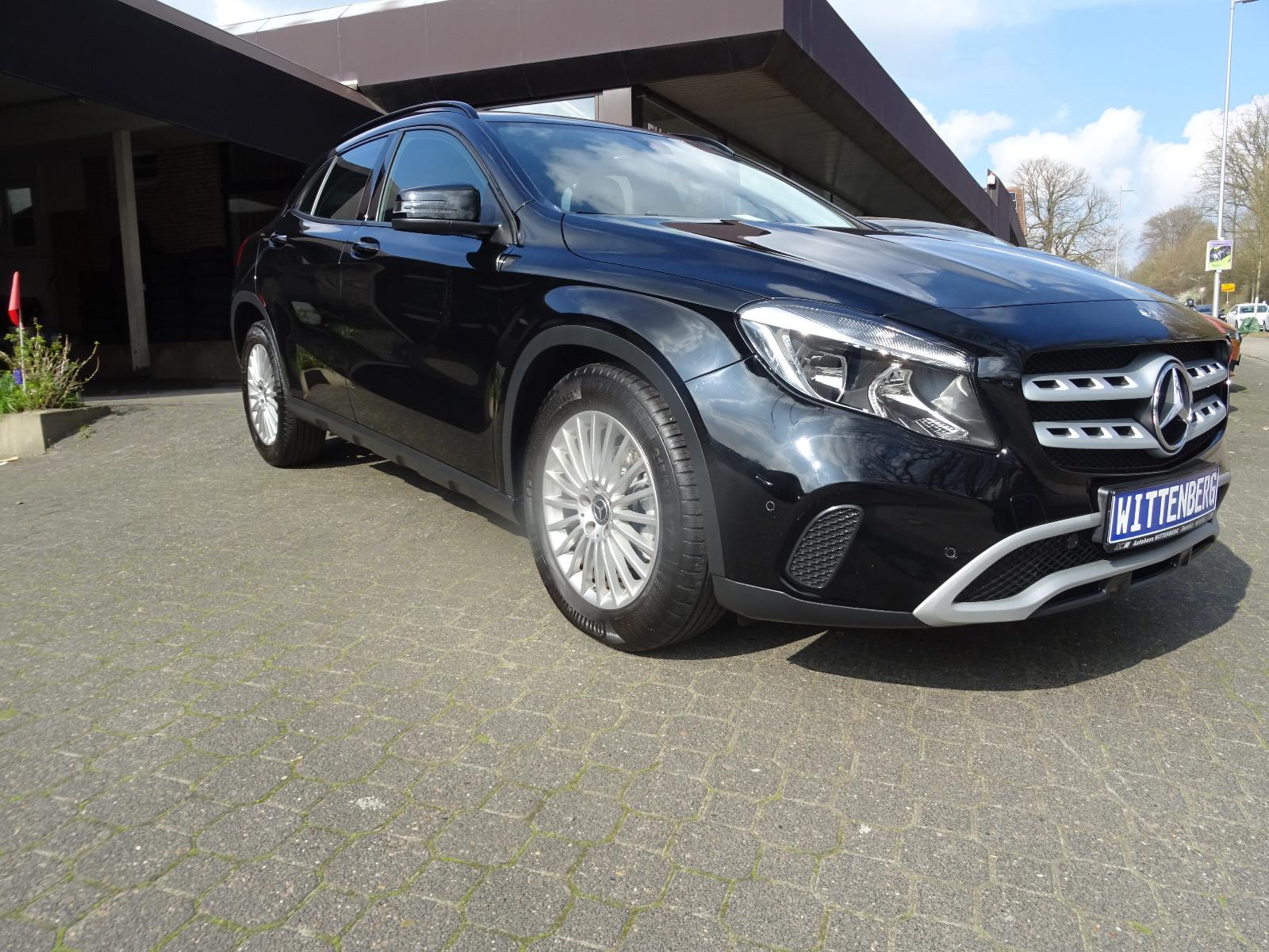 Mercedes-Benz GLA 180 SITZHEIZUNG PDC KAMERA