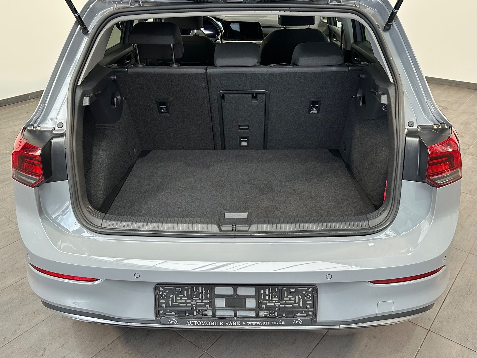 Fahrzeugabbildung Volkswagen Golf 1.5 TSI MOVE NAV+LED+GJR+ACC+SHZ+WIRELESS